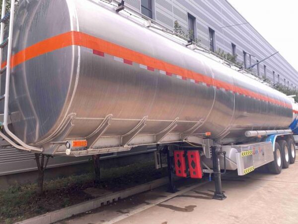 3-axis oil tanker truck - Image 2