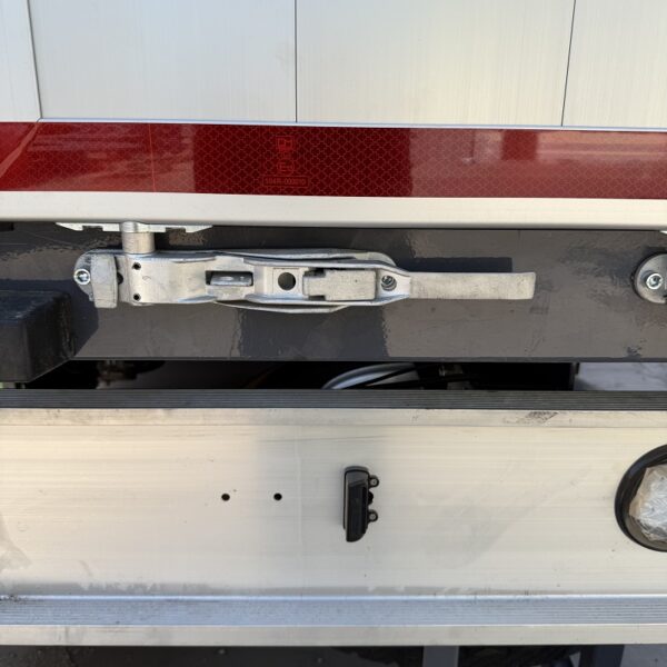 4-axis container curtain truck - Image 16
