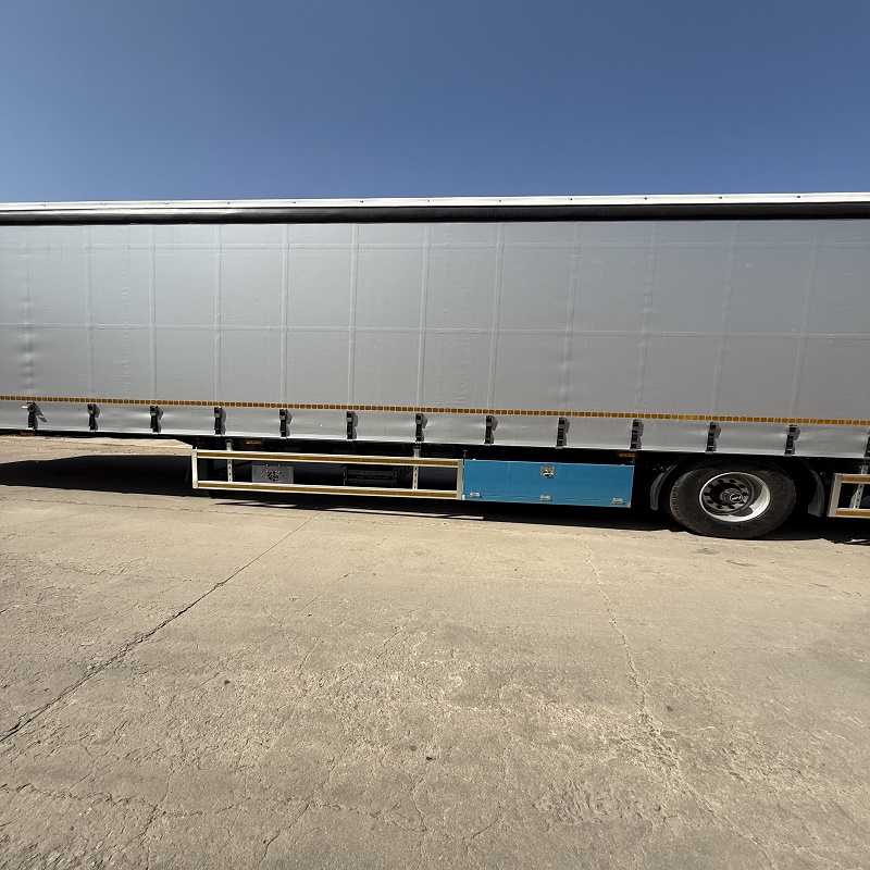 4-axis container curtain truck - Image 6