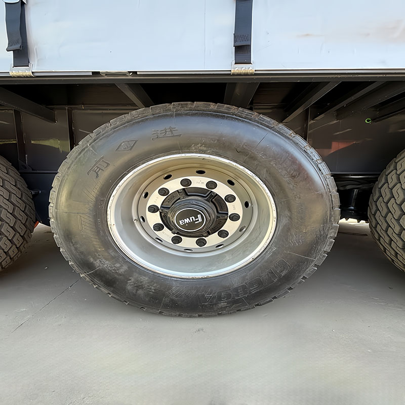 4-axis container curtain truck - Image 9