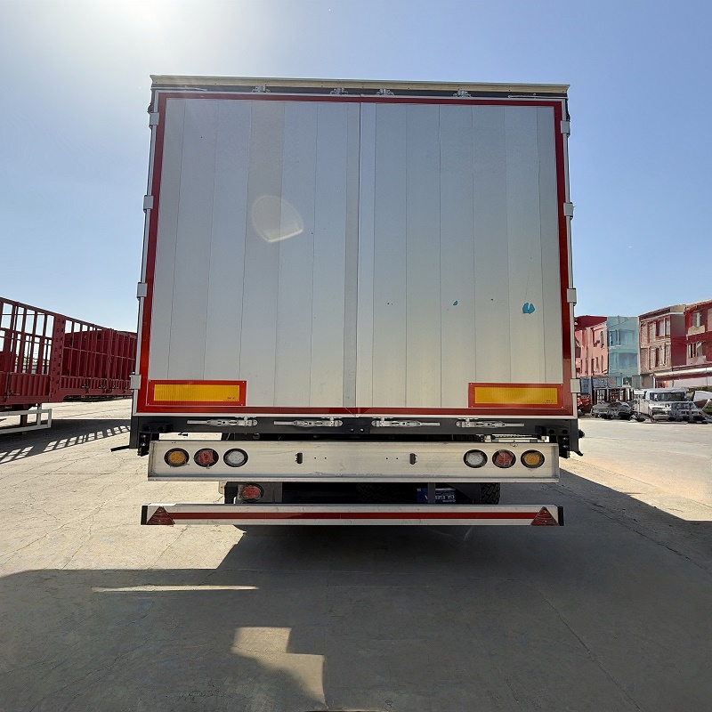 4-axis container curtain truck - Image 3